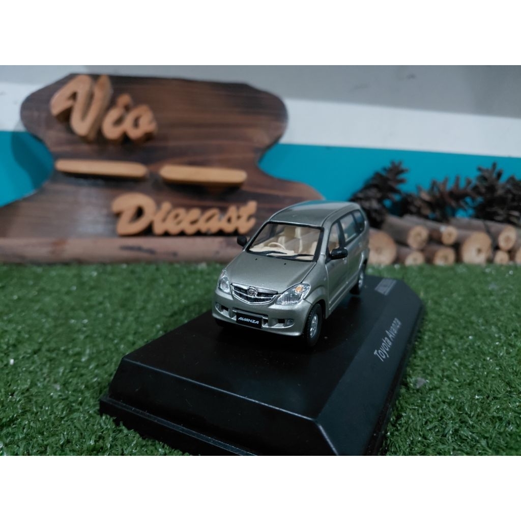Diecast Miniatur Toyota Avanza old skala 1:43