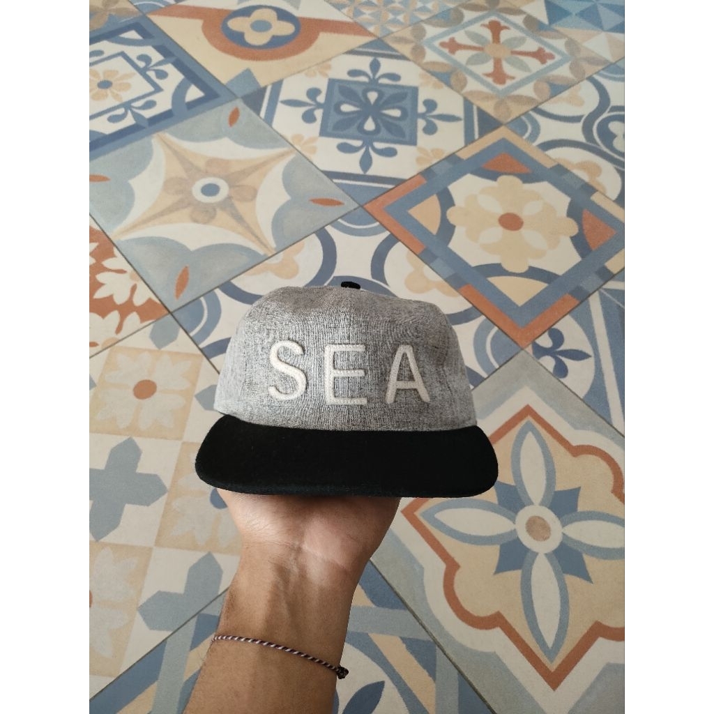 Topi Ebbets Field Seattle