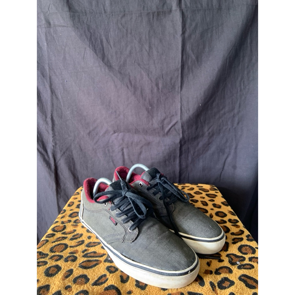 sepatu second size 42