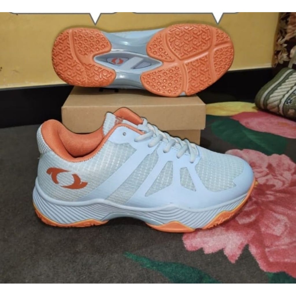 sepatu badminton astec women sizs 363738 murah