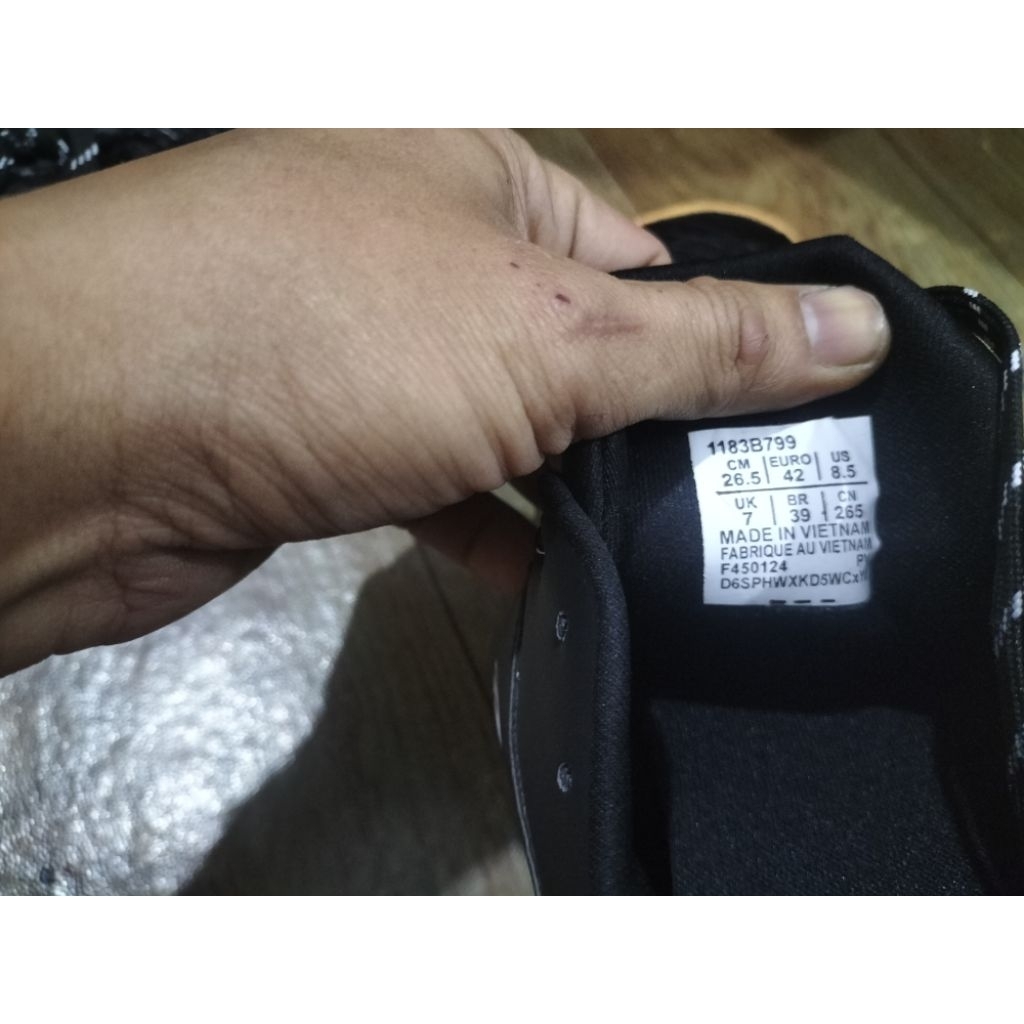 sepatu asics gell court control