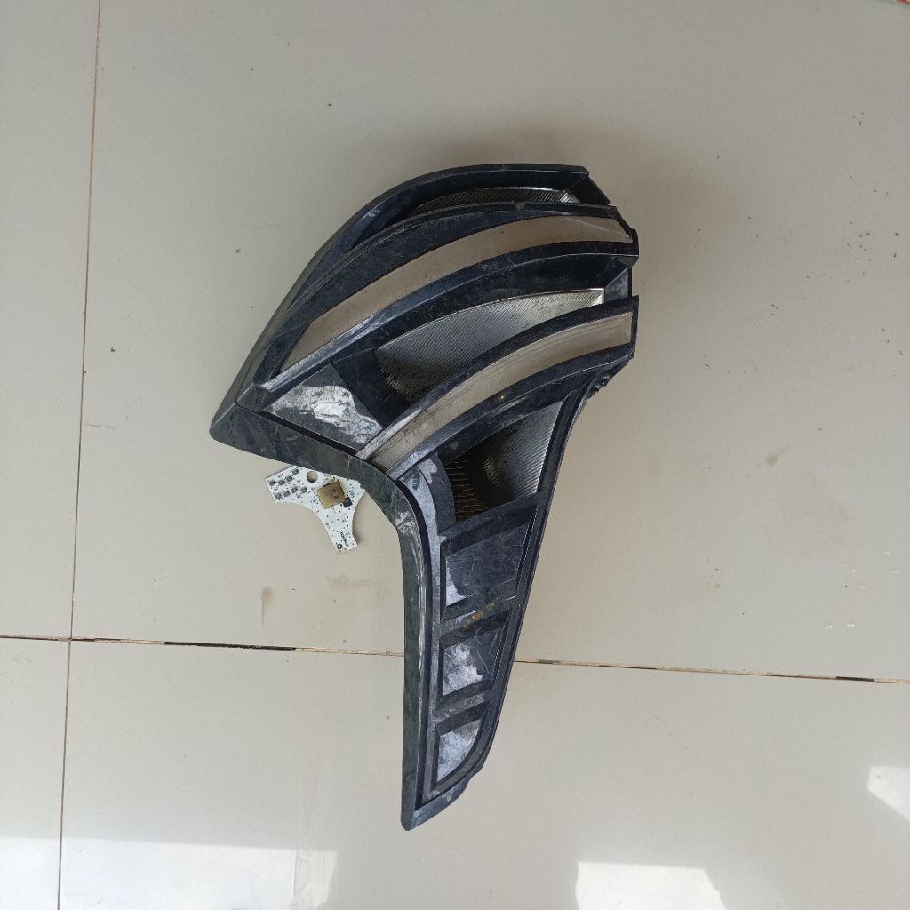 PREM SET VCB LAMPU BELAKANG XPANDER ORIGINAL