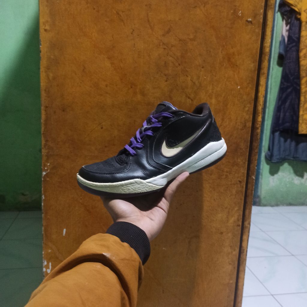 sepatu basket second nike zoom speed low sz 42
