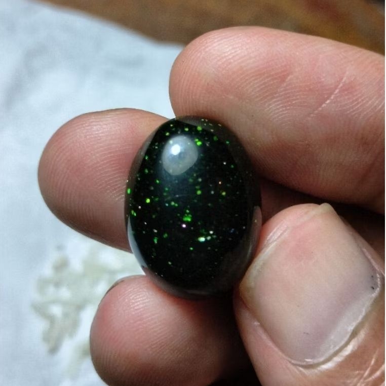 Batu cincin pasir intan hijau aesthetic