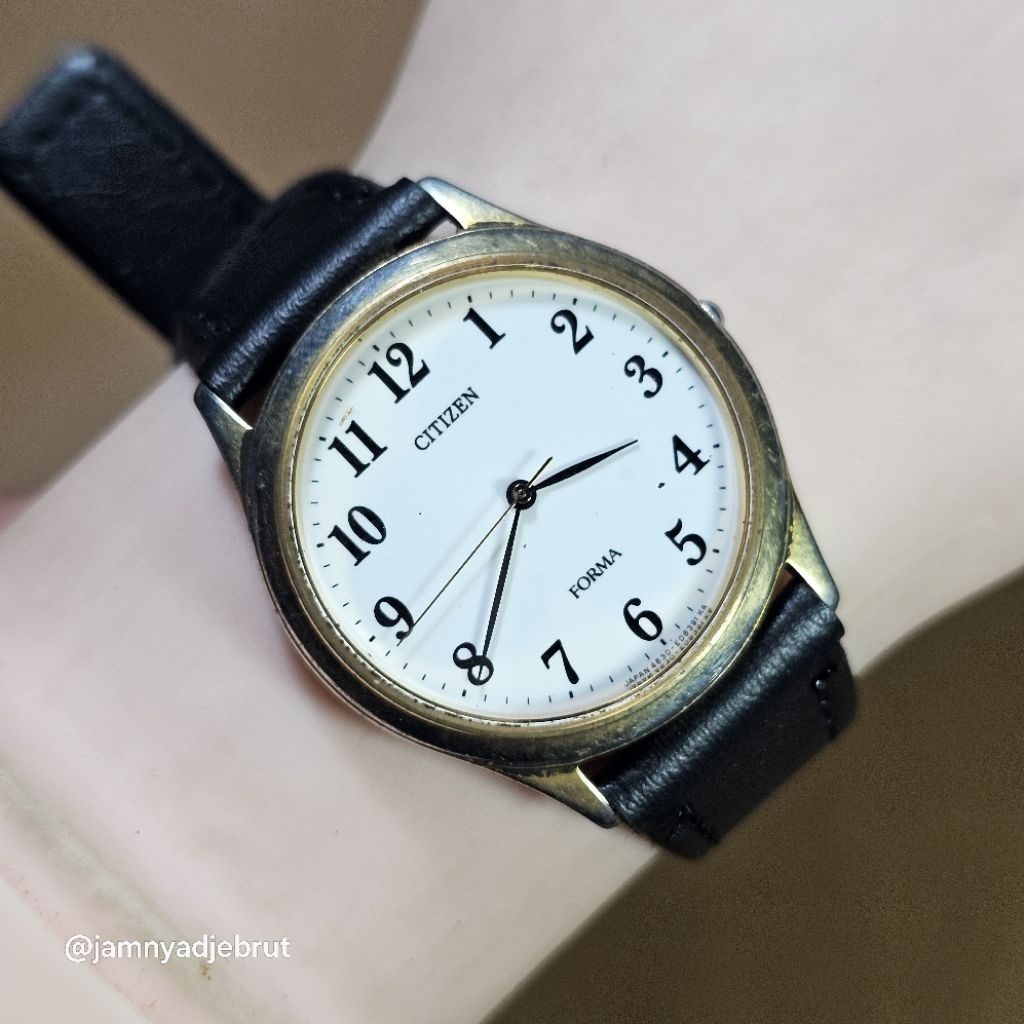 Jam Citizen Forma 4631-E63051 Gold White Vintage Bekas