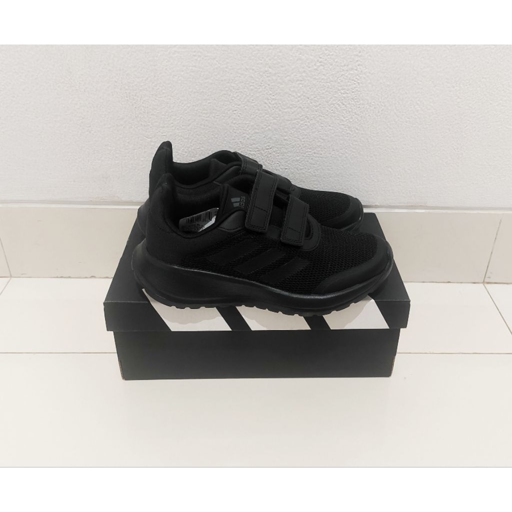 ADIDAS Running & Lifestyle Tensaur Run Kids Shoes Unisex Black - Sepatu Anak Sekolah