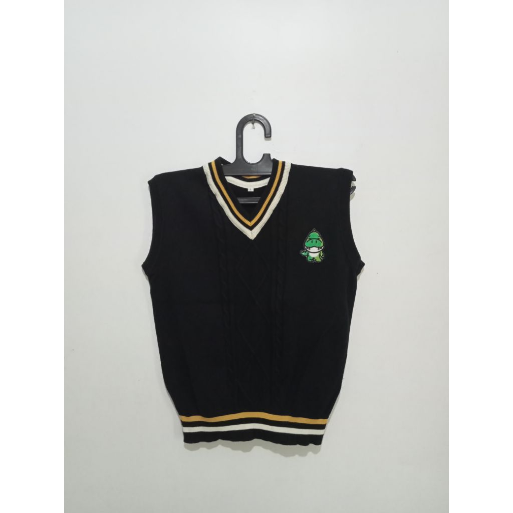 Preloved CRSL Vest Odin-Hitam