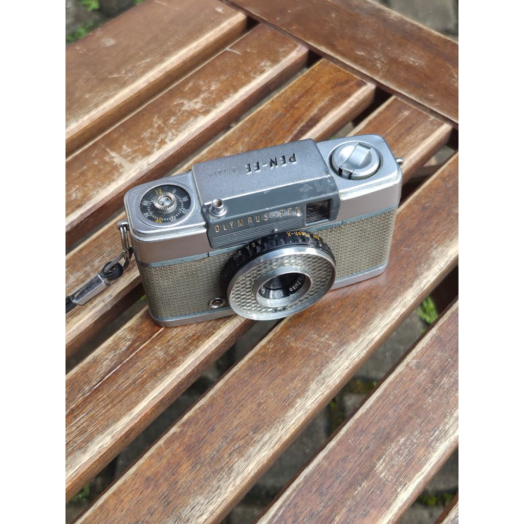 olympus pen ee half frame