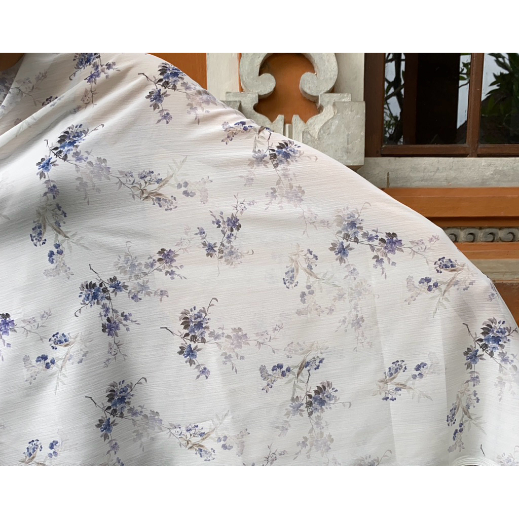 Kain Kebaya Bali Sifon Yoryo Motif Dasar Putih Melati