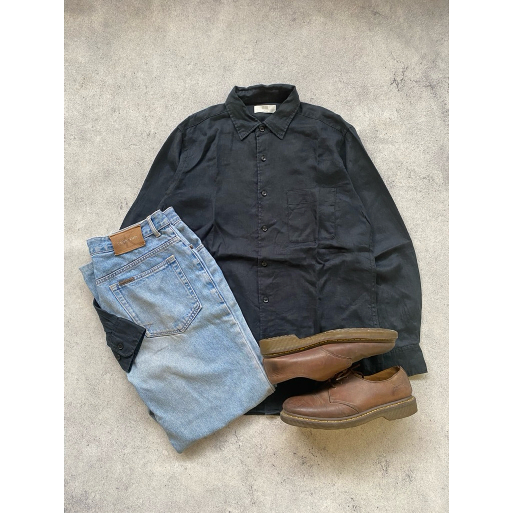 Kemeja Basic Uniqlo Hitam