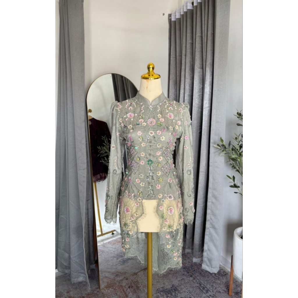 kebaya wisuda hijau mint aksen bunga ( bisa req warna & ukuran)
