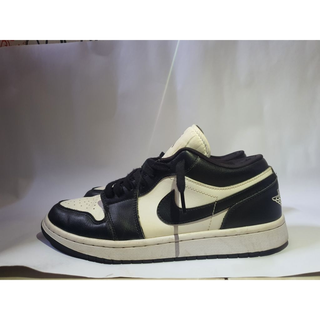 NIKE AIR JORDAN 1 LOW PANDA
