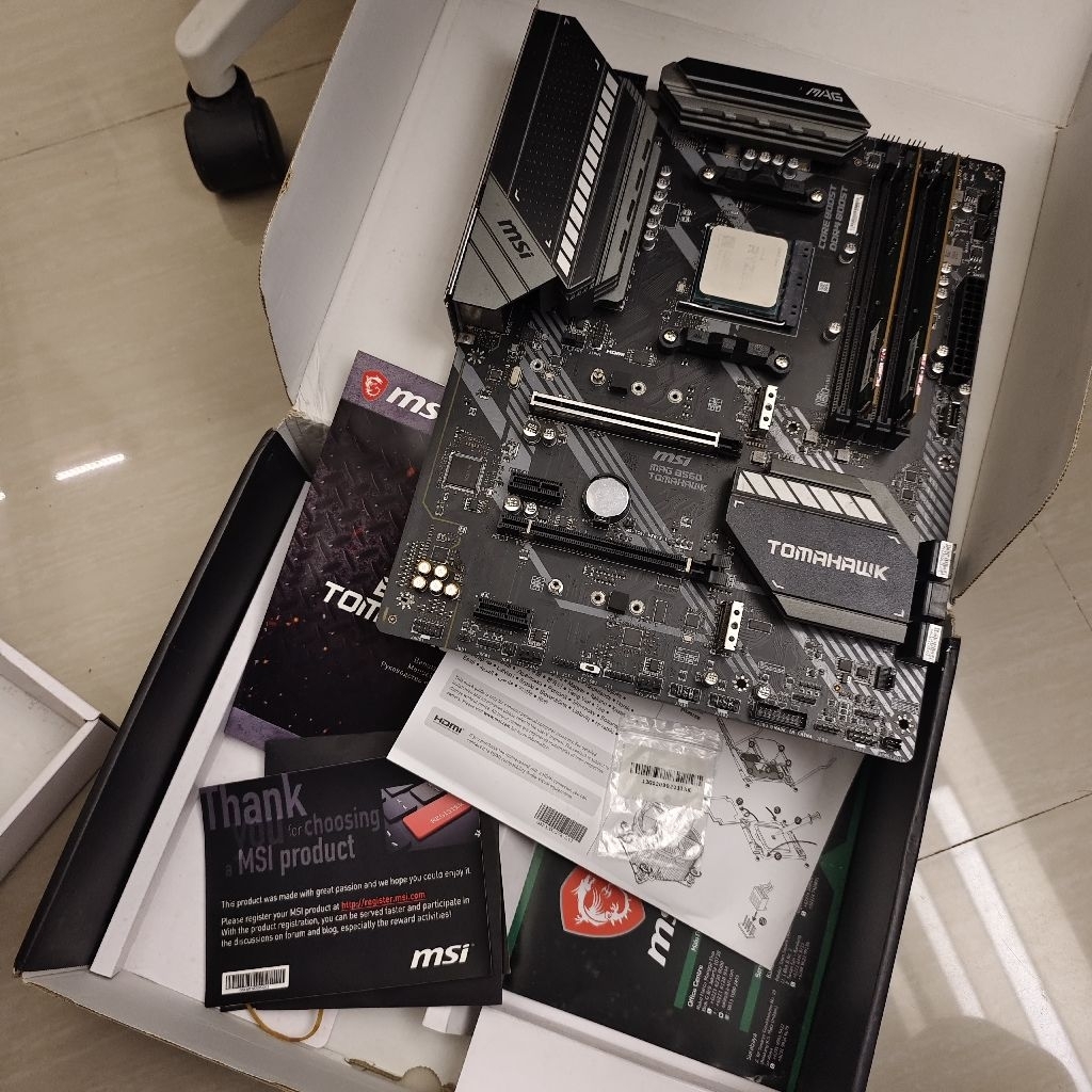 Paket Ryzen 5 5600g + Mobo + Msi Mag B550 tomahawk + Ram 16gb 3200mhz