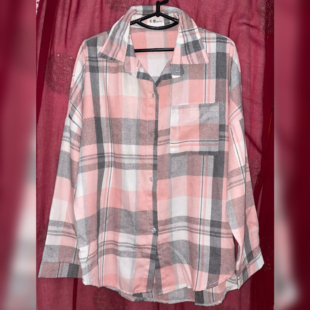 [Preloved] Kemeja Flannel Oversize Kotak-Kotak Pink & Abu-Abu (MiNa)