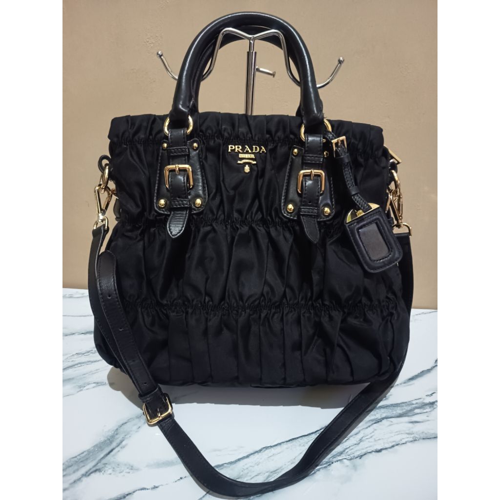 prada nilon balzip lampo vintage bag