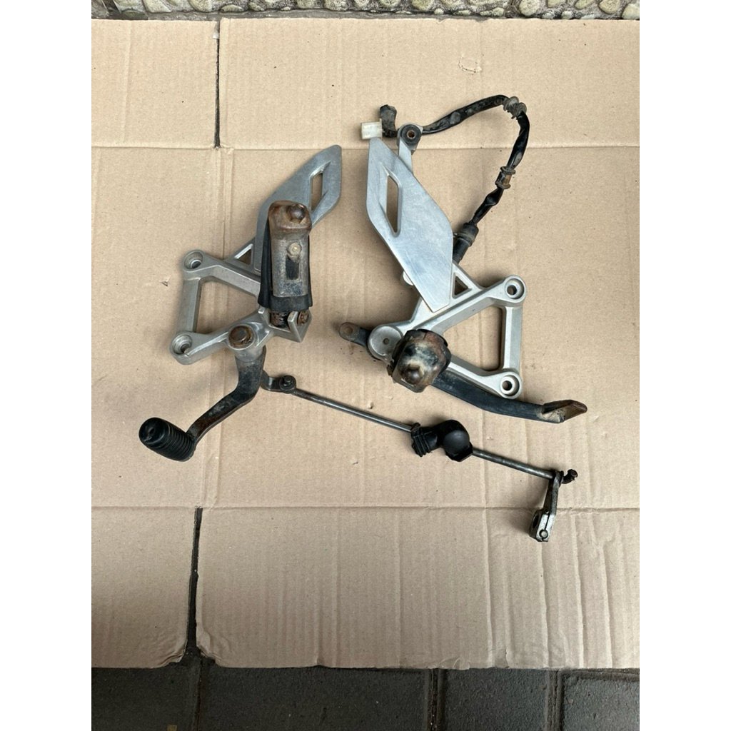 Foot step depan Honda CBR 150 R CBU Thailand Cbr150 Old Build up Original