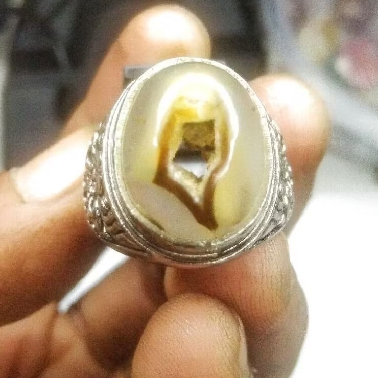 cincin batu akik combong anggur