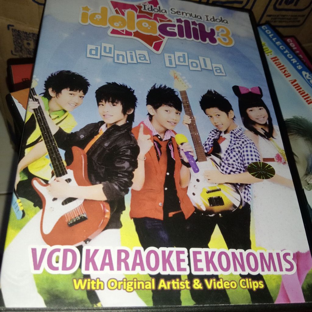 VCD Karaoke Idola Cilik 3 - Dunia Idola (Sudah dapat Box)