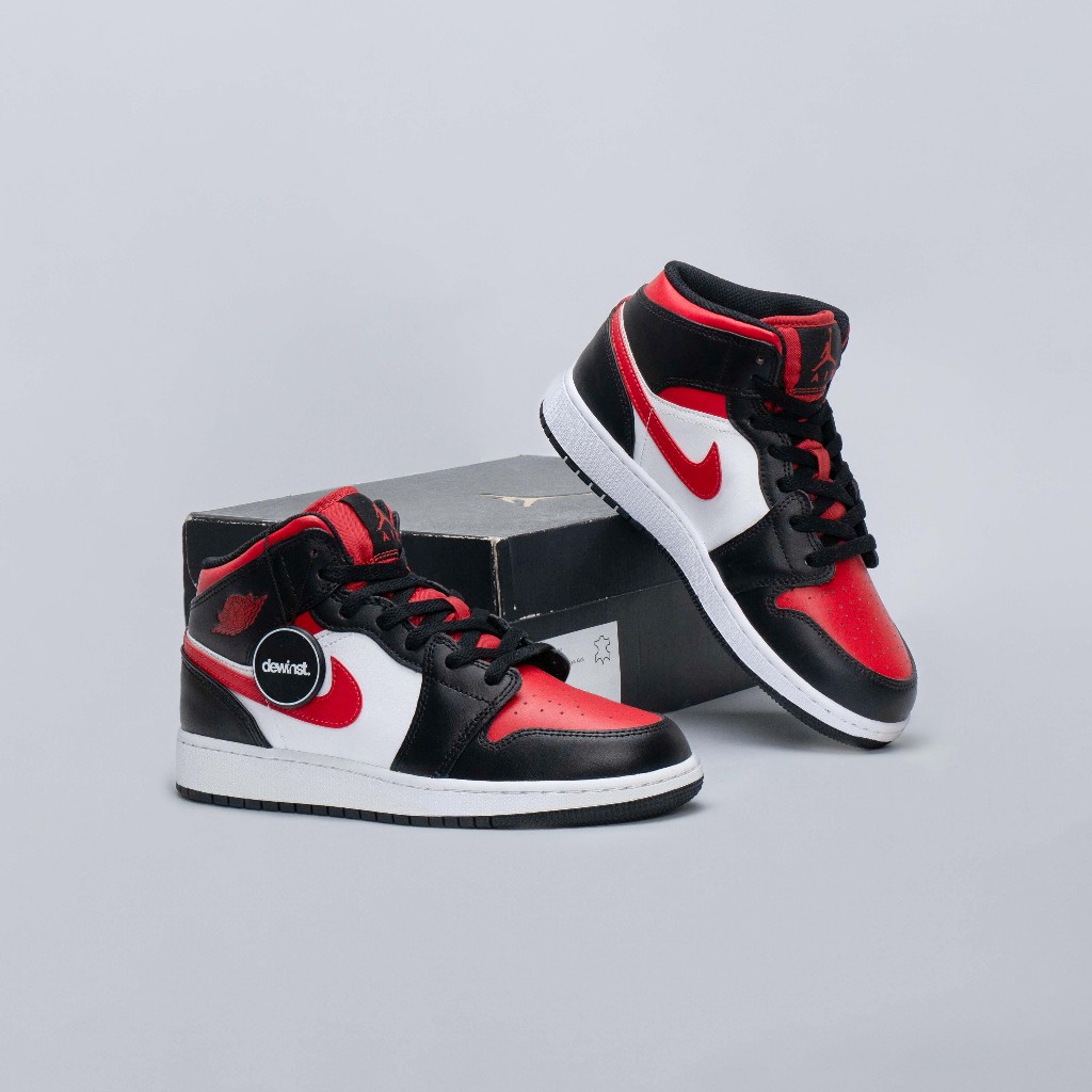 Air Jordan 1 Mid Black Fire Red GS