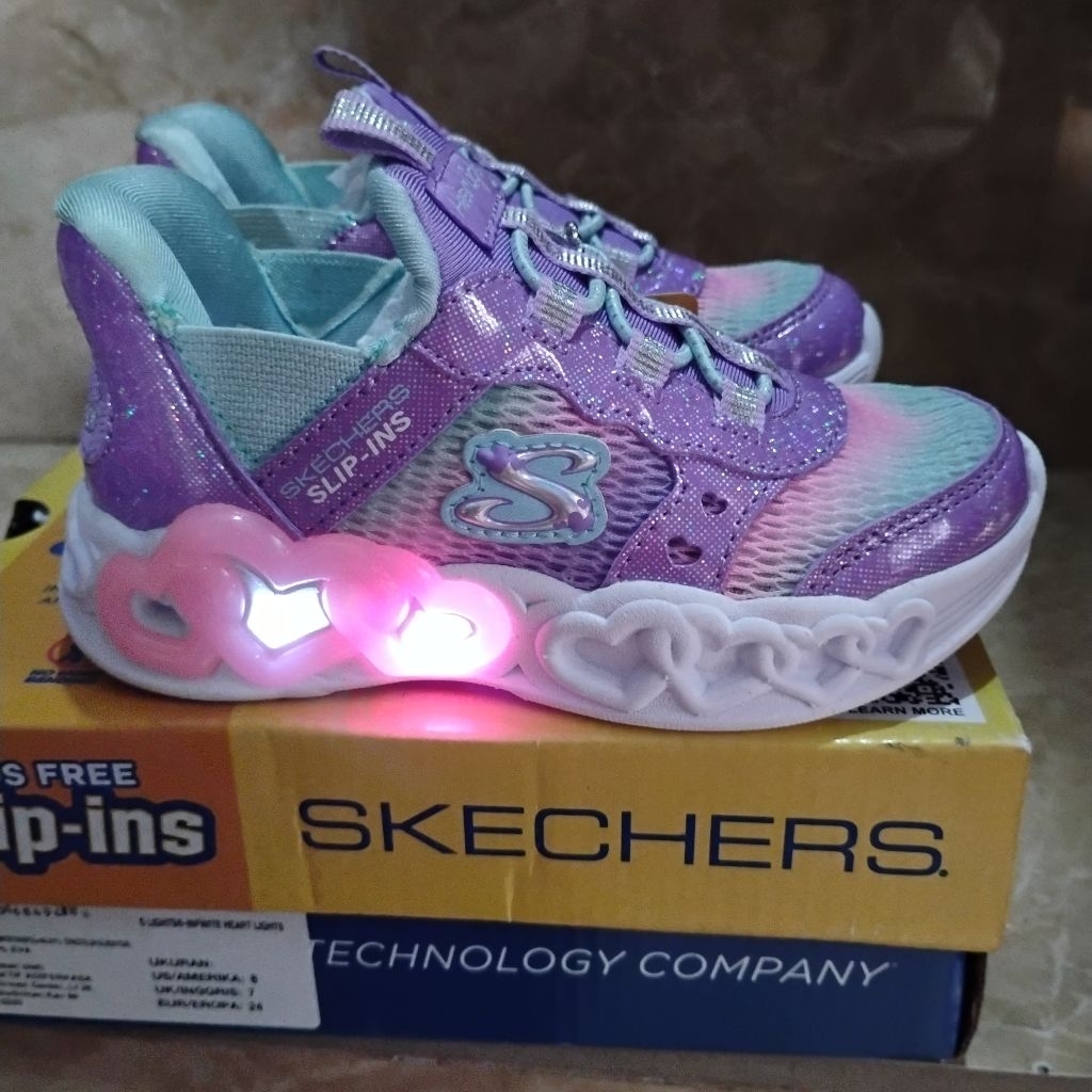 Sepatu Skechers Anak Perempuan S Light