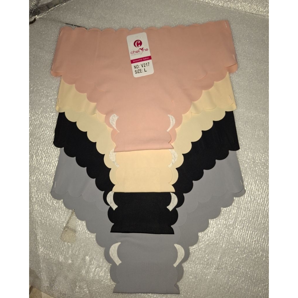 CD Chelyne Size M