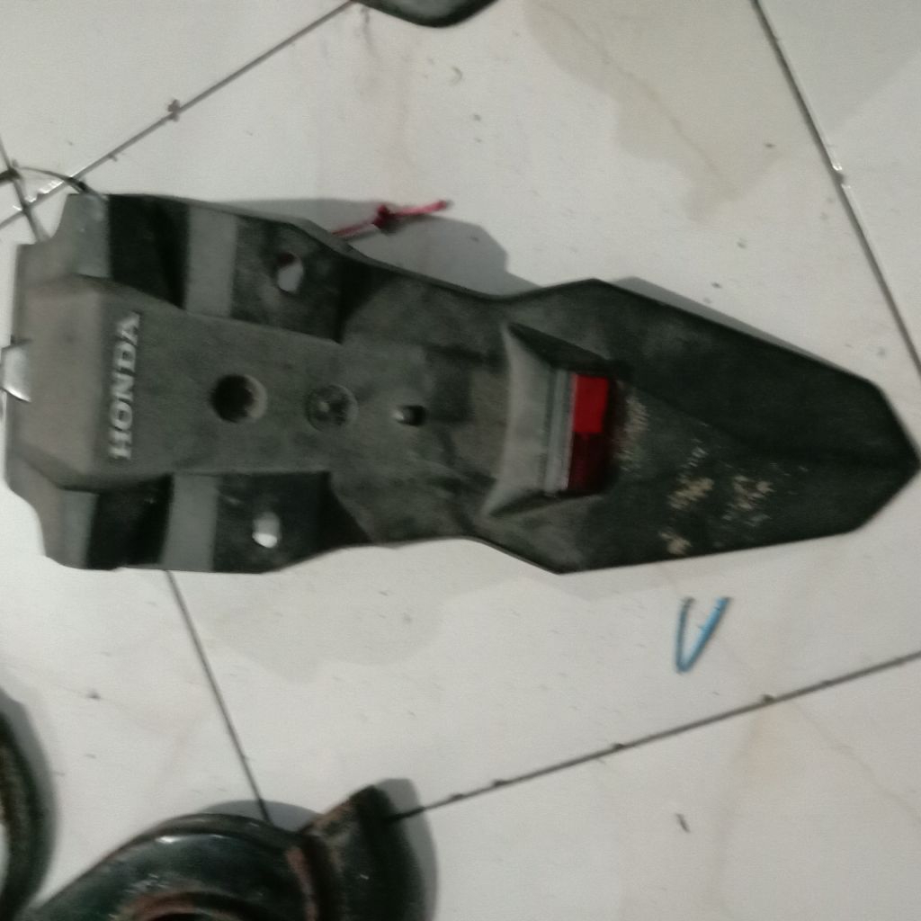 spakbor belakang cb150r led