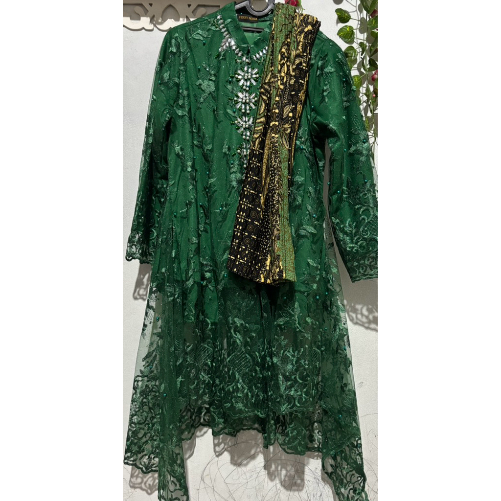 kebaya hijau