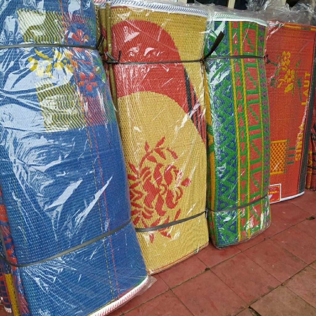 Tikar plastik ukuran 300x400 singa laut berkualitas super bahan tebal tikar lipat alas duduk lesehan