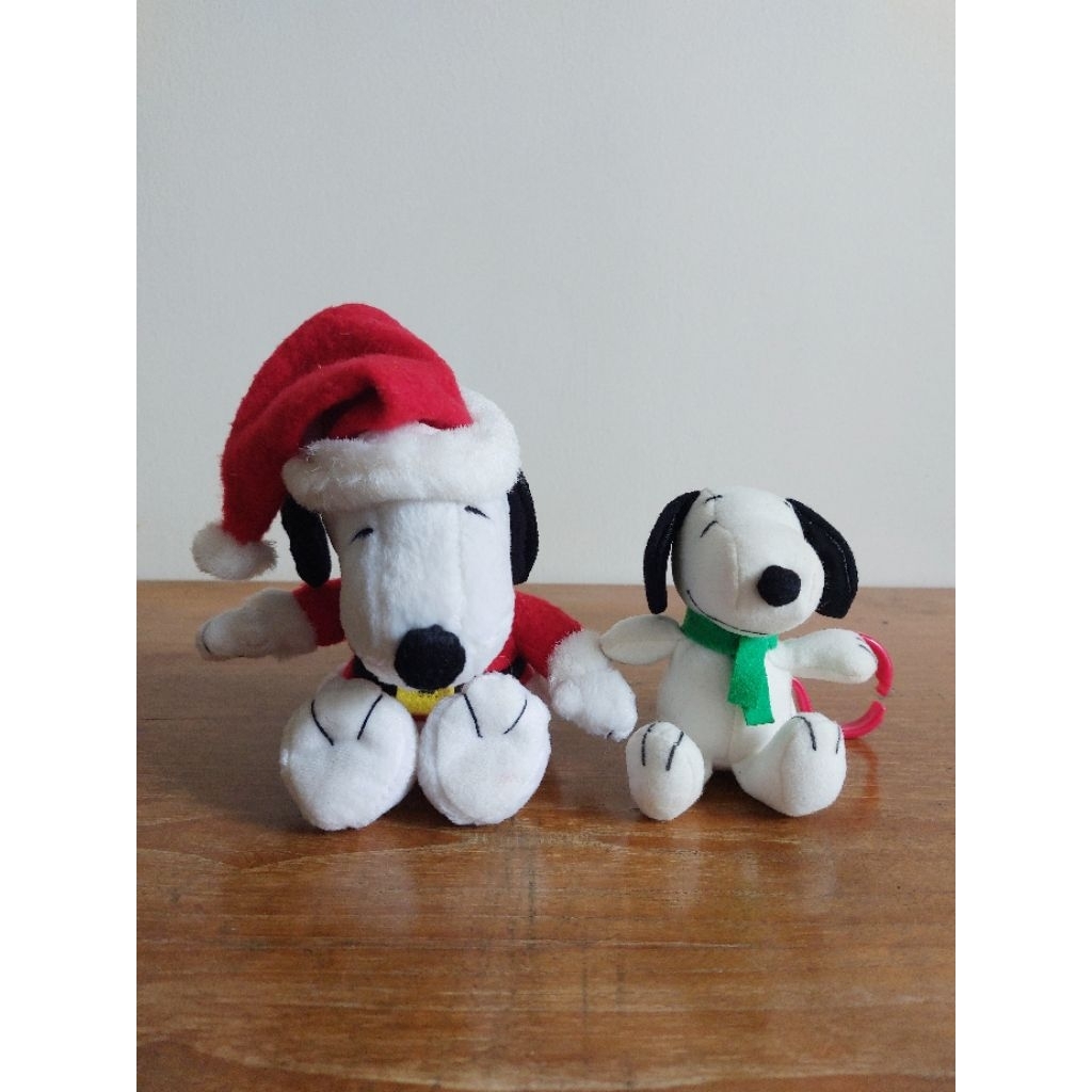 Boneka Snoopy Bean Bag Santa Claus & Keychain Snoopy Syal