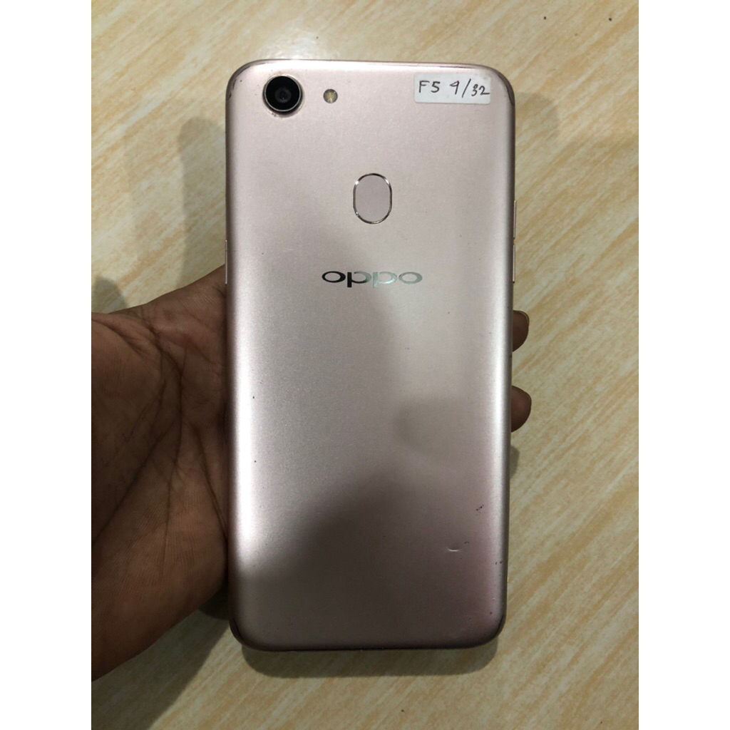 OPPO F5 RAM 4/32 GB GARANSI INDONESIA