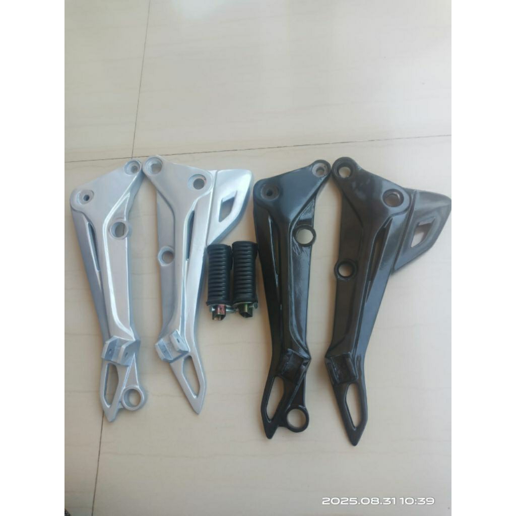 Footstep belakang suzuki smash titan.