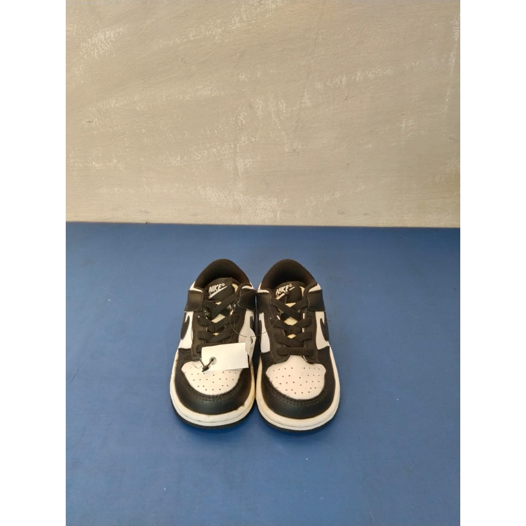 Preloved Sepatu Anak Nike Dunk Low Kids Size 5C | Hitam Putih | Box Komplit | Original 100%