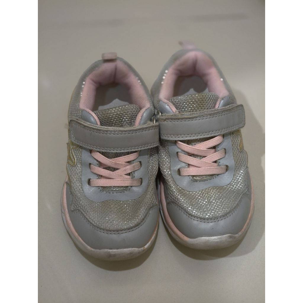Sepatu Olahraga Anak Perempuan Max Fashion (Preloved)