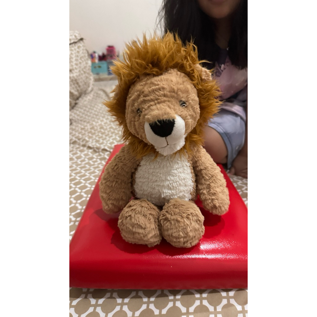 boneka singa