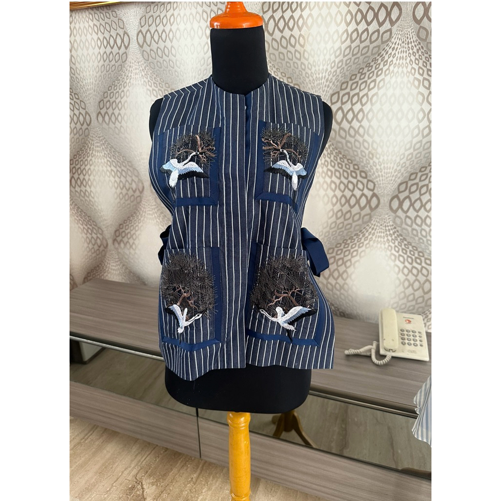 booked vest artkea