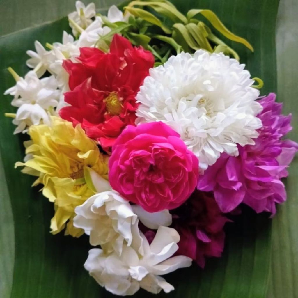 Bunga Datuk / Bunga Sembahyang Datuk Lengkap Segar