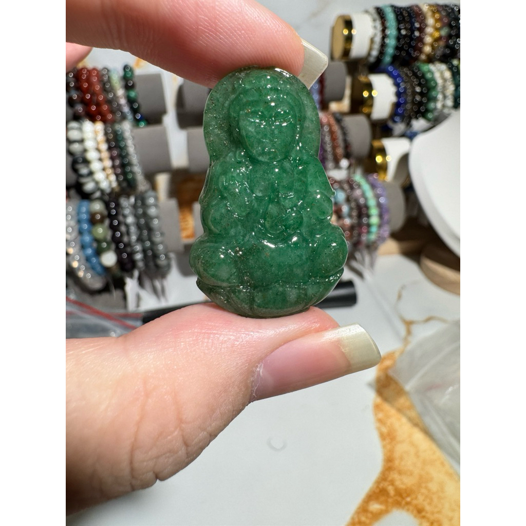 Liontin Giok Dulong Guan Yin