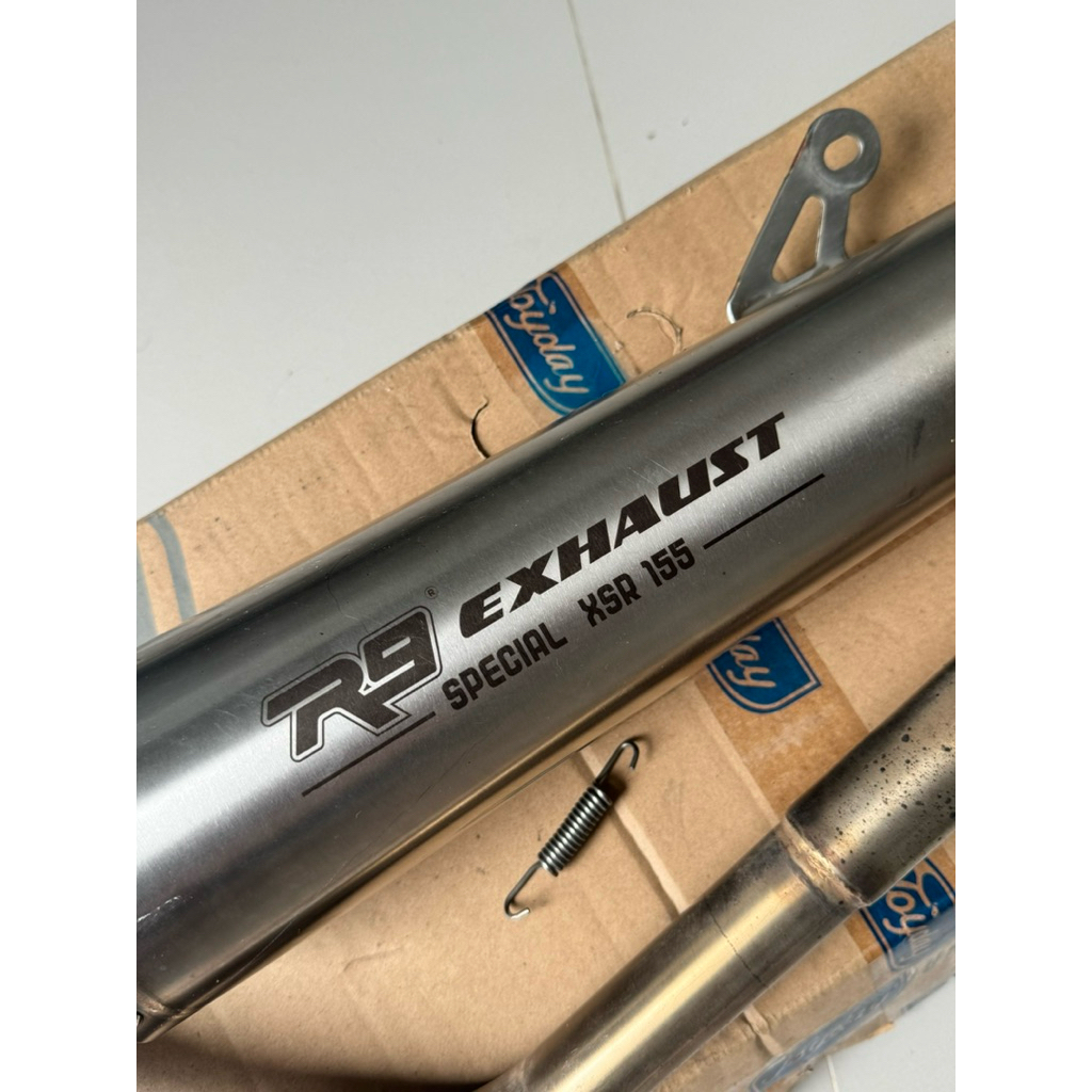 Knalpot XSR 155 Merk R9 Retro