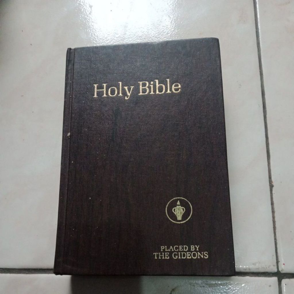 Buku Holy Bible - Placed by the gideons