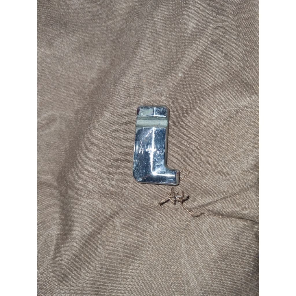 emblem i bagasi bmw e30 original