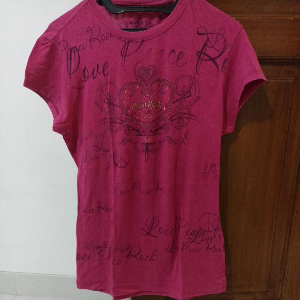 preloved kaos atasan wanita hard rock Cafe Bali size M
