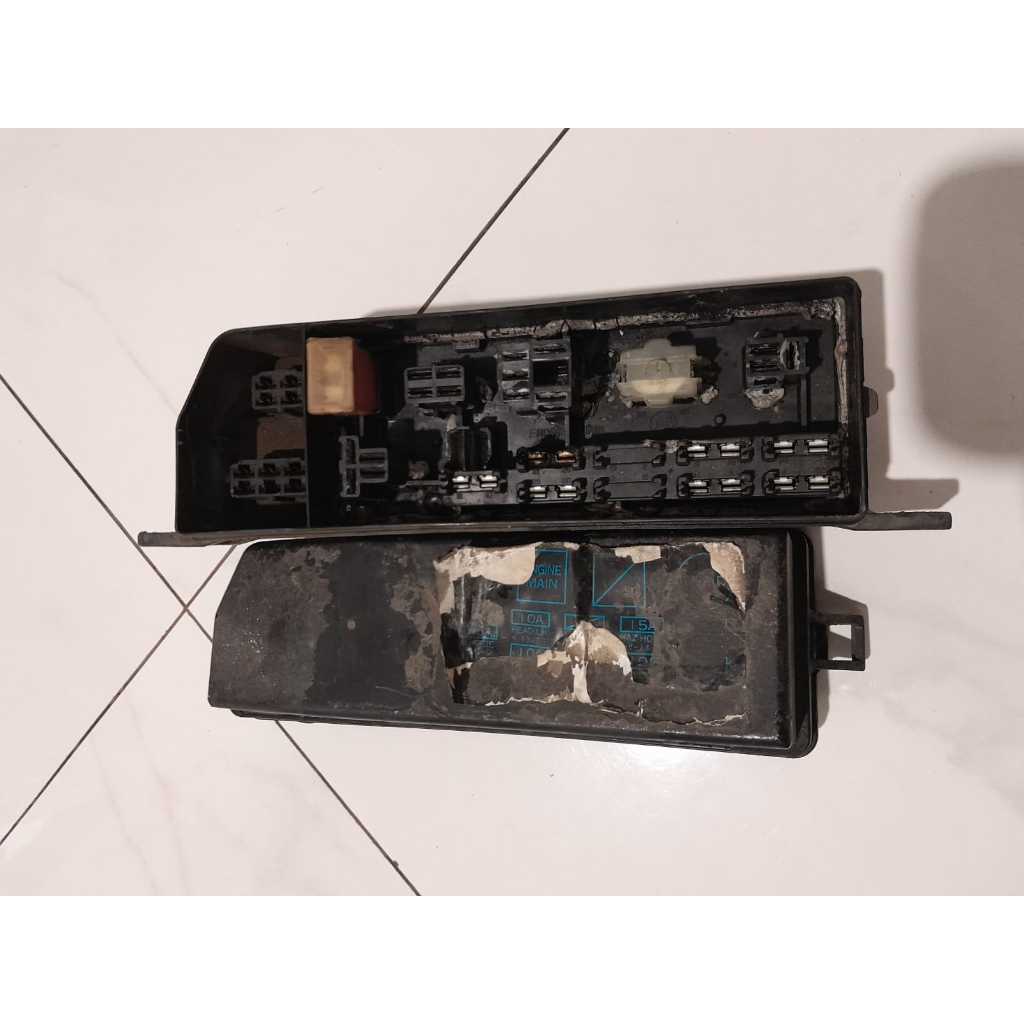 BOX FUSE TOYOTA COROLLA SE