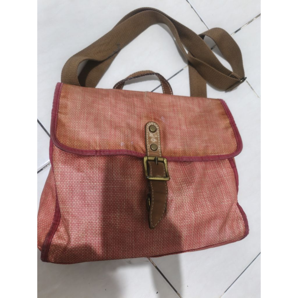 Tas Sling Ocil Vintage unisex preloved pribadi model messanger bag.Cek Deskripsi