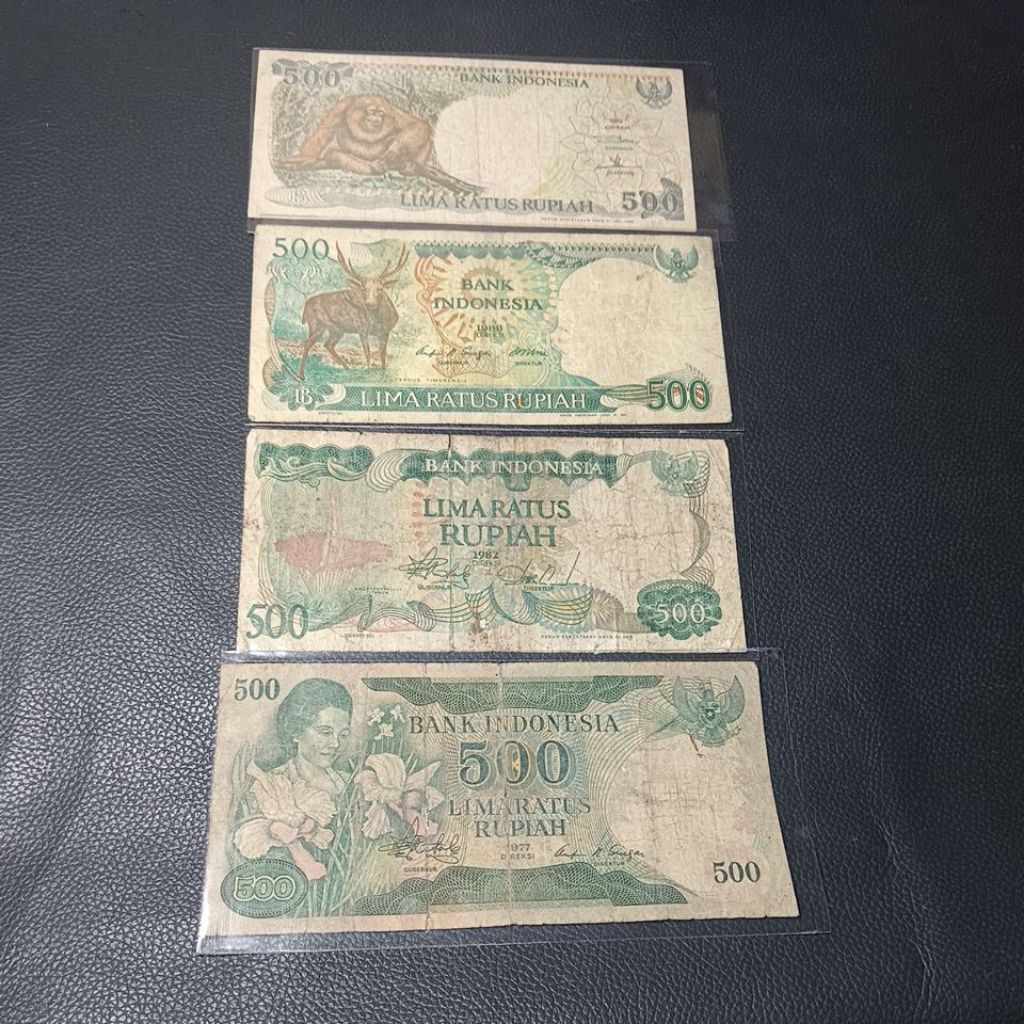 4 lembar Uang kuno 500 rupiah berbagai macam dan generasi