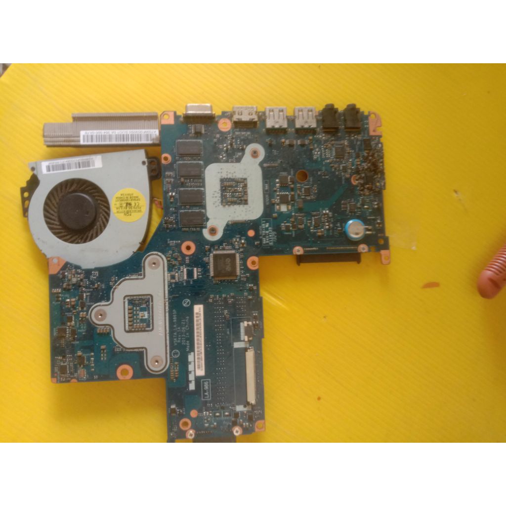 mainboard motherboard Toshiba L40 i3 gen4