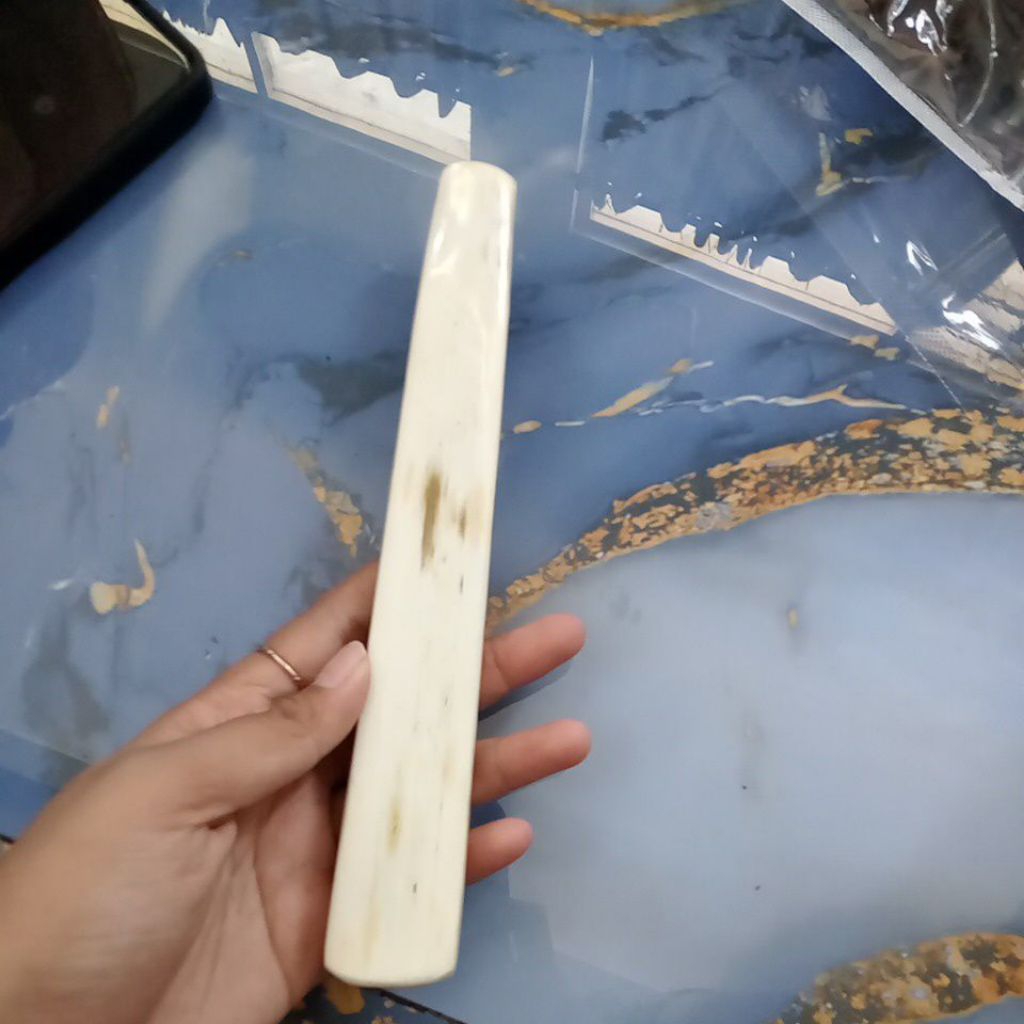 once pipa tulang paus