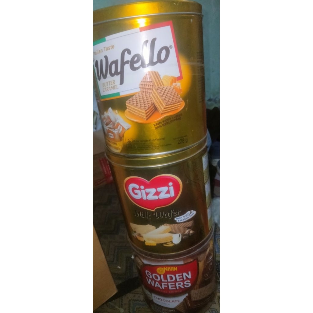 3 Kaleng Biskuit Bekas Kosong