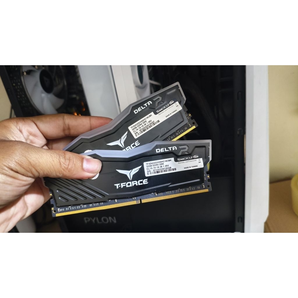 T-FORCE DDR4 64GB CL-16 RGB