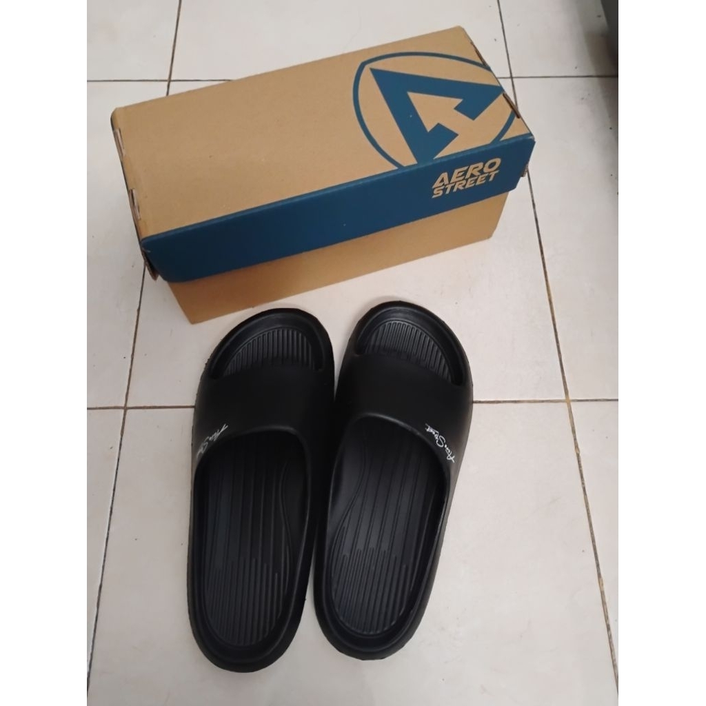 Sandal Aerostreet Ceilo Hitam