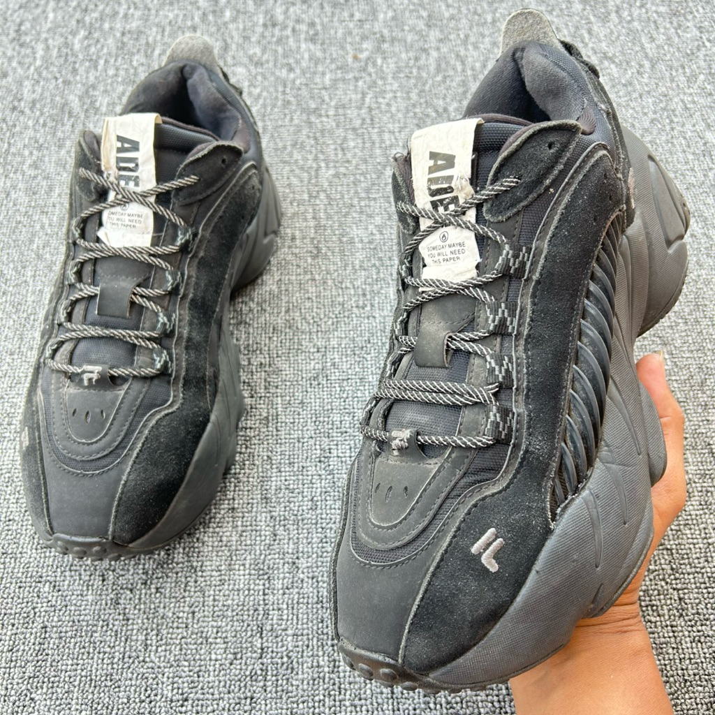 Sepatu FILA Ade Leather Full Black Size 42 Panjang Insole 26 cm